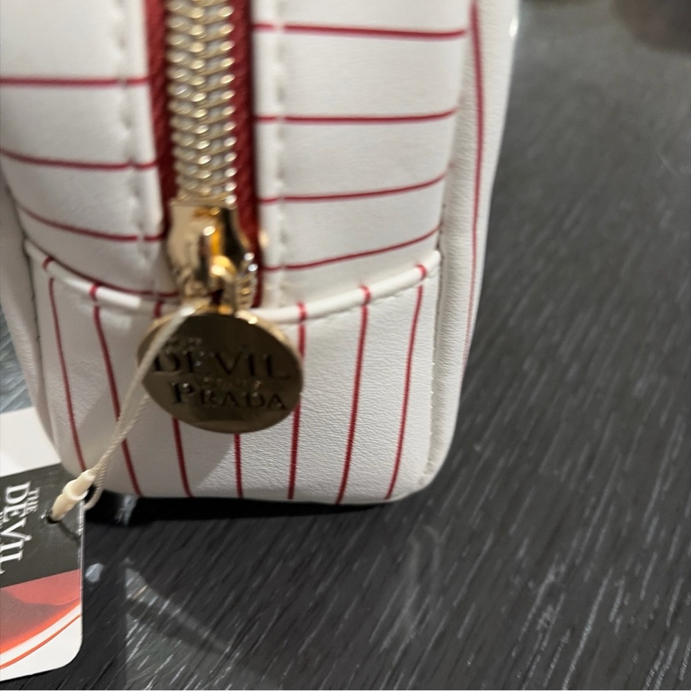 The Devil wears Prada movie Cosmetic Pouch - White & Red cool new - Picture 3 of 4